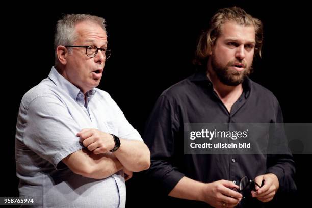 Christoph Prégardien gastiert in Begleitung seines Sohnes, des deutschen lyrischen Tenors Julian Prégardien und des deutschen Pianisten Michael Gees...