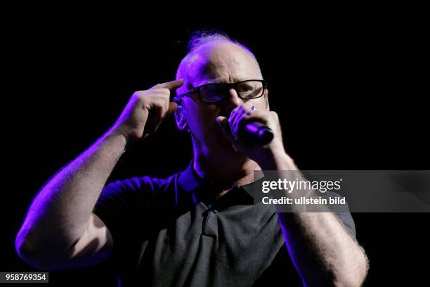 Bad Religion "Thirtyfife Years Live"-Tour Bad Religion besteht aus: Greg Graffin , Brett Gurewitz , Jay Bentley , Mike Dimkich , Brian Baker und...