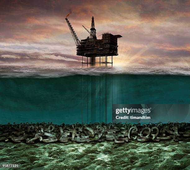 Under The Rig 117 Underwater Oil Rig Stock Photos, High-Res Pictures, and Images ...