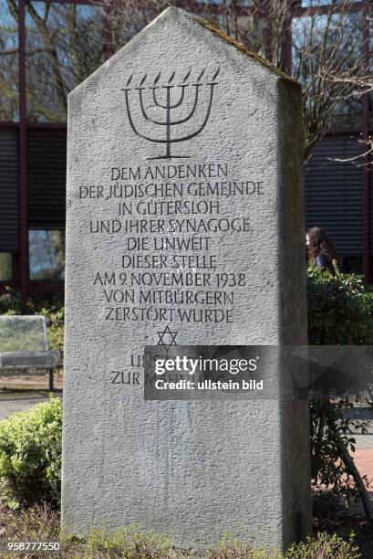 Gedenkstein für die im Dritten Reich ermorderten Juden und die 1938 zerstörte Synagoge in Gütersloh,