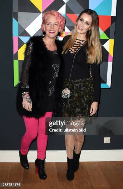Gastgeber Cécile Wickmann und Max Schönemann laden zur REBELLE Pop-Up Boutique Opening Party ein. Am 1. Februar 2017 Neuer Wall 72 Hamburg Gäste :...