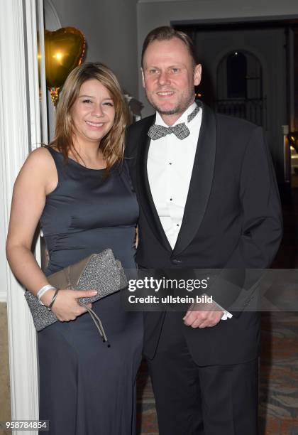 Blauer Ball Hamburg 25. MÄRZ 2017 im Hotel Atlanik Andy Grote Innensenator Hamburg mit seiner schwangerin Freundin Catherine Saavedra Hernandez