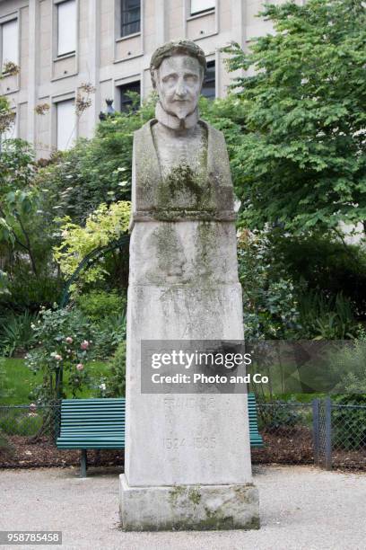 statue of pierre de ronsard - pierre de ronsard stock pictures, royalty-free photos & images