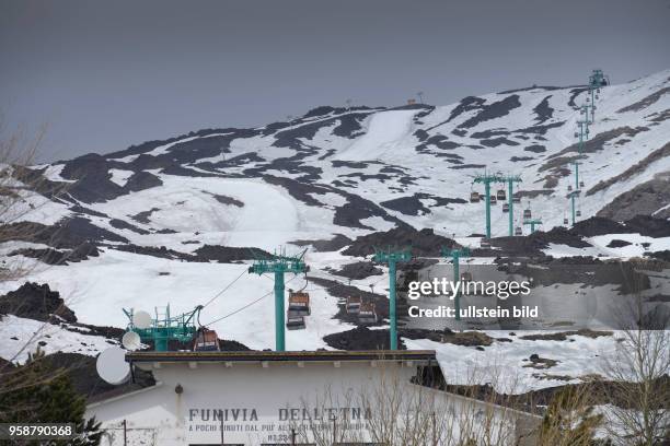 Seilbahn Funivia dell’Etna, Vulkan, Etna, Sizilien, Italien