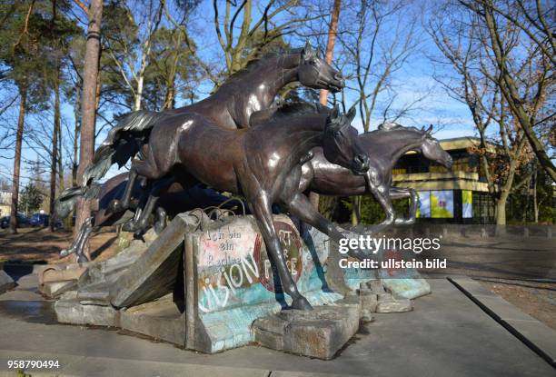 Denkmal ´Der Wind der Freiheit´, Clayallee, Dahlem, Berlin, Deutschland