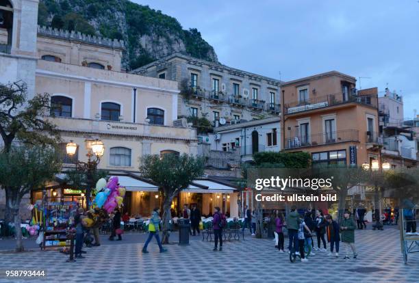 Restaurant, Corso Umberto, Taormina, Sizilien, Italien