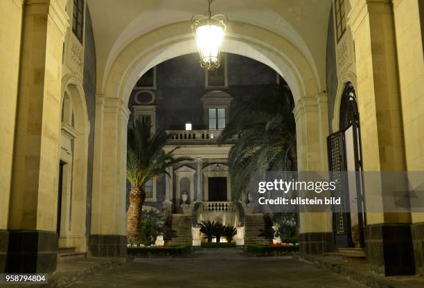 Universita Degli Studi Di Catania, Piazza Universita, Catania, Sizilien, Italien