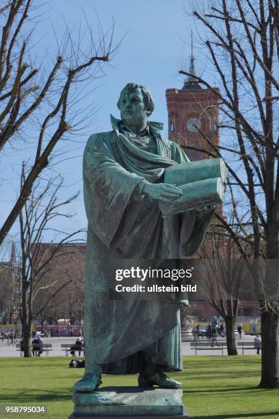 Martin-Luther-Denkmal, Karl-Liebknecht-Strasse, Mitte, Berlin, Deutschland