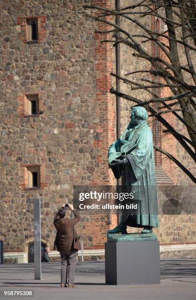 Martin-Luther-Denkmal, Marienkirche, Karl-Liebknecht-Strasse, Mitte, Berlin, Deutschland