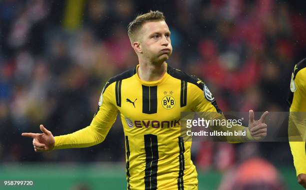 Fussball DFB Pokal Halbfinale Saison 2016/2017 FC Bayern Muenchen - Borussia Dortmund Marco Reus bejubelt seinen Treffer zum 0:1