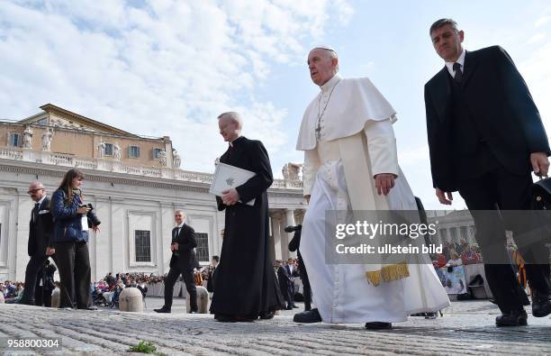 Rom, Vatikan Papst Franziskus I. Bei der woechentlichen Generalaudienz auf dem Petersplatz