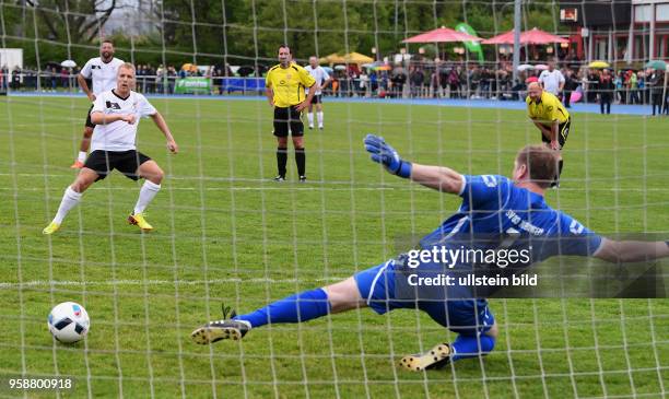 Fussball / Promi-Benefizfußballspiel fuer das Tuebinger Ronald McDonald Hauses McDonald s Kinderhilfe Allstars - SV 03 Tuebingen Allstars Oliver...