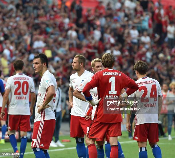 Fussball GER, 1. Bundesliga Saison 2016 2017, 2. Spieltag, Bayer 04 Leverkusen - Hamburger SV 3:1, v.re., Gotoku Sakai , Torwart René Adler, Rene...