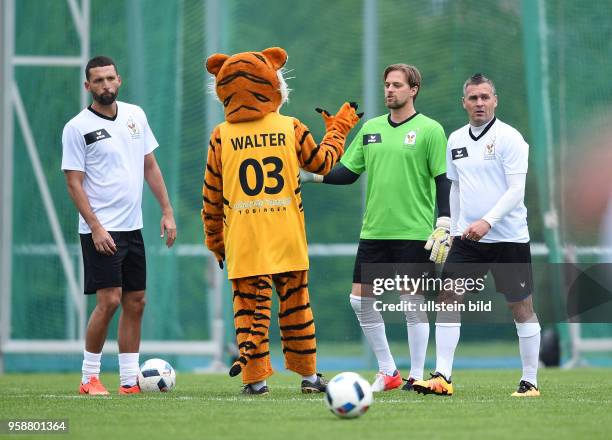 Fussball / Promi-Benefizfußballspiel fuer das Tuebinger Ronald McDonald Hauses McDonald s Kinderhilfe Allstars - SV 03 Tuebingen Allstars Kevin...