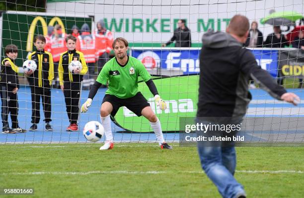 Fussball / Promi-Benefizfußballspiel fuer das Tuebinger Ronald McDonald Hauses McDonald s Kinderhilfe Allstars - SV 03 Tuebingen Allstars...