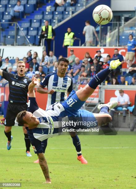 Fussball, Saison 2016/2017, Schauinsland Cup der Traditionen in Duisburg, Finale, MSV Duisburg - Hertha BSC Berlin,02 Fallrückzieher von Julian...