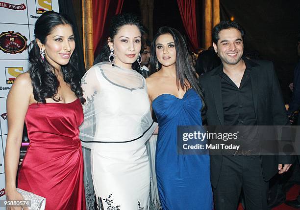 Sophie Chaudhary, Maanyata Dutt and Preity Zinta at the Max Stardust Awards 2010 at Bandra Kurla Complex Grounds on Sunday, January 17, 2010.