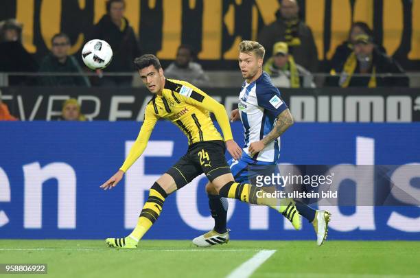 Fussball GER, 1. Bundesliga Saison 2016 2017, 7. Spieltag, Borussia Dortmund - Hertha BSC Berlin 1:1, Mikel Merino , li., gegen Alexander Esswein