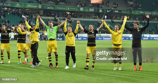 Fussball GER, 1. Bundesliga Saison 2016 2017, 4. Spieltag, VfL Wolfsburg - Borussia Dortmund 1:5, BVB La Ola, v.re., Torwart Roman Weidenfeller ,...