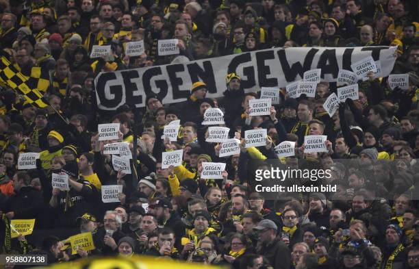 Fussball GER, DFB Pokal, Achtelfinale, Saison 2016 2017, Borussia Dortmund - Hertha BSC Berlin 1:1, 3:2 i. E., Banner und Transparente der BVB Fans...