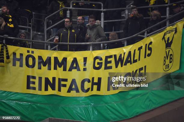 Fussball GER, DFB Pokal, Achtelfinale, Saison 2016 2017, Borussia Dortmund - Hertha BSC Berlin 1:1, 3:2 i. E., Banner und Transparente der BVB Fans...