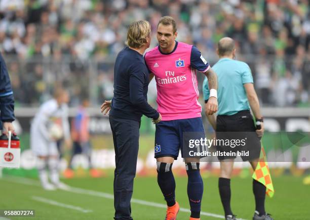 Fussball GER, 1. Bundesliga Saison 2016 2017, 7. Spieltag, Borussia Moenchengladbach - Hamburger SV 0:0, Trainer Markus Gisdol , li., wechselt Pierre...