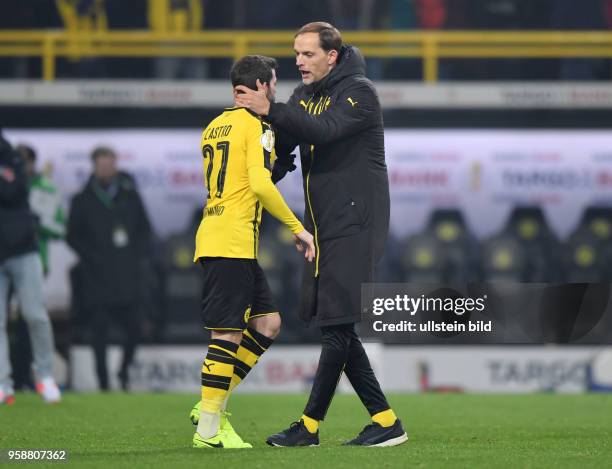 Fussball GER, DFB Pokal, Achtelfinale, Saison 2016 2017, Borussia Dortmund - Hertha BSC Berlin 1:1, 3:2 i. E., Jubel Trainer Thomas Tuchel , re., und...