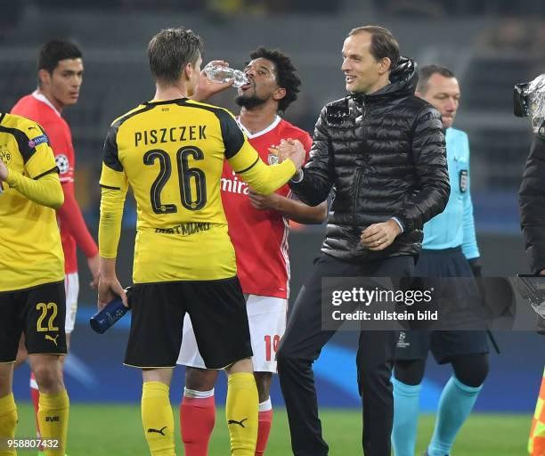 Fussball, UEFA Champions League, Saison 2016 2017, Achtelfinale, Borussia Dortmund - Benfica Lissabon 4:0, Jubel Trainer Thomas Tuchel , re., und...