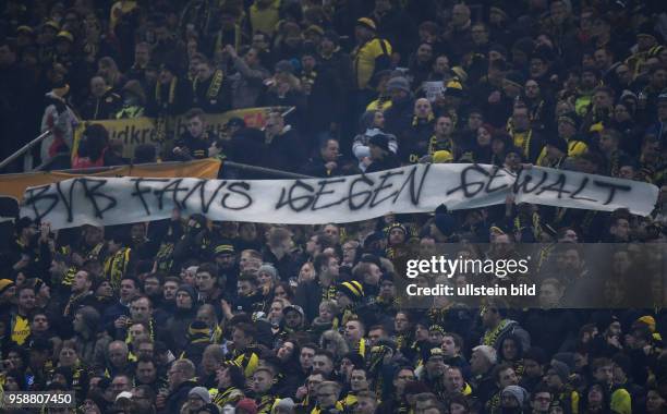 Fussball GER, DFB Pokal, Achtelfinale, Saison 2016 2017, Borussia Dortmund - Hertha BSC Berlin 1:1, 3:2 i. E., Banner und Transparente der BVB Fans...