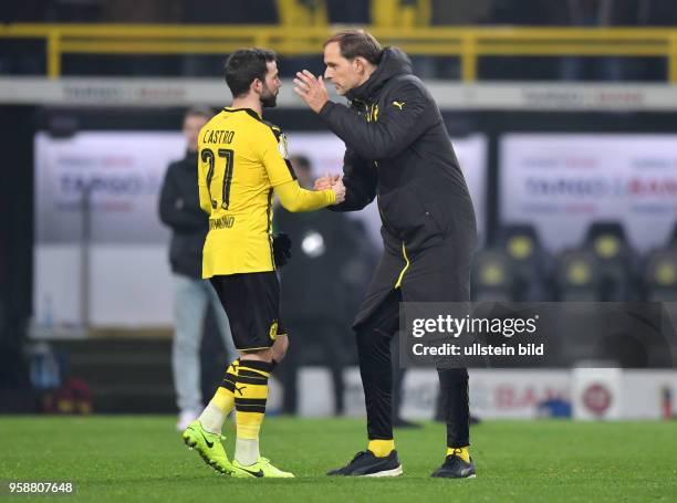 Fussball GER, DFB Pokal, Achtelfinale, Saison 2016 2017, Borussia Dortmund - Hertha BSC Berlin 1:1, 3:2 i. E., Jubel Trainer Thomas Tuchel , re., und...