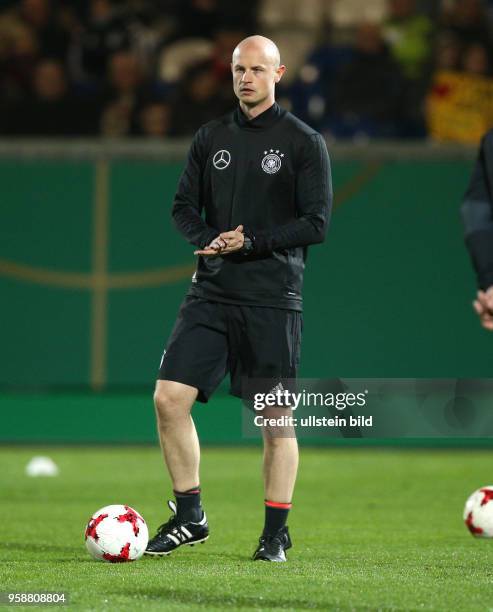 Fussball U21 Laenderspiel 2017, Deutschland 0, Fitnesstrainer Krunoslav Banovcic