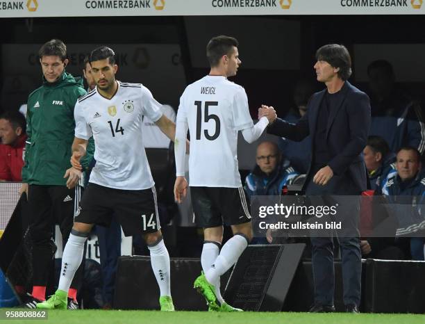 Fussball Laenderspiel 2017, Deutschland 0, Spielerwechsel, v.re., Bundestrainer Joachim Loew, Joachim Löw , Julian Weigl , Emre Can