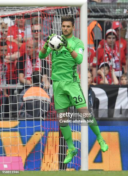 Fussball GER, 1. Bundesliga Saison 2016 2017, 26. Spieltag, FC Bayern Muenchen - FC Augsburg, Bild Nr. 17067-23 Torwart Sven Ulreich