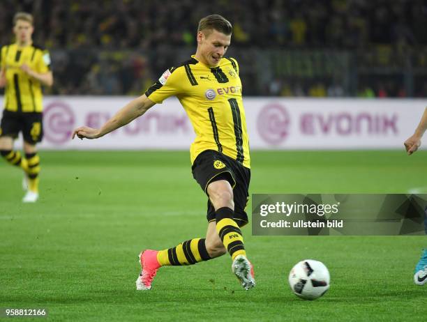 Fussball GER, 1. Bundesliga Saison 2016 2017, 27. Spieltag, Borussia Dortmund - Hamburger SV 3-0, Lukasz Piszczek
