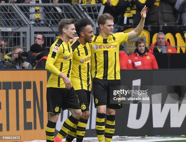 Fussball GER, 1. Bundesliga Saison 2016 2017, 29. Spieltag, Borussia Dortmund - Eintracht Frankfurt 3-1, Jubel Matthias Ginter , Pierre-Emerick...