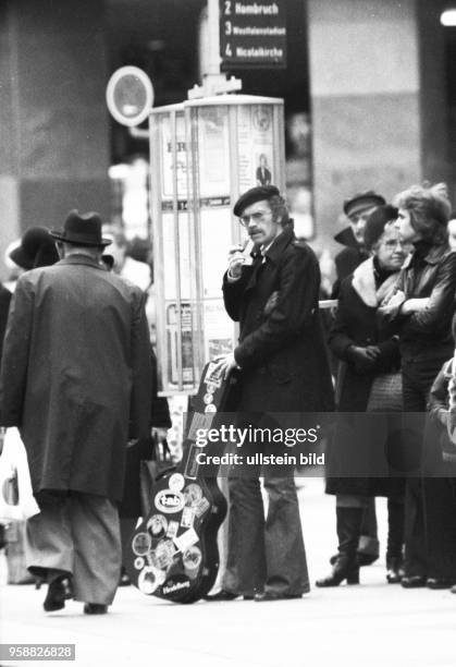 Germany, Dortmund: The songwriter Ekkes Frank, songs to touch, during a photoshooting on March 13, 1979 in the city of Dortmund.