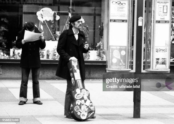 Germany, Dortmund: The songwriter Ekkes Frank, songs to touch, during a photoshooting on March 13, 1979 in the city of Dortmund.