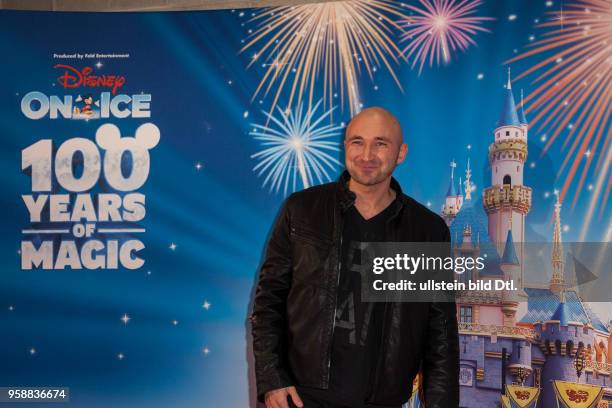 Komiker Murat Topal auf der Premiere von "Disney on Ice" am im Velodrom in Berlin