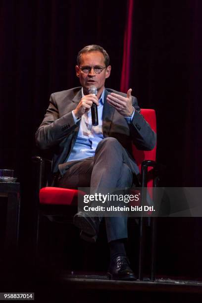 Berliner Bürgermeister Michael Müller auf dem Diskussionsforum "Berlin gemeinsam gestalten ? die Ziele des neuen Senats" am in der Urania in Berlin