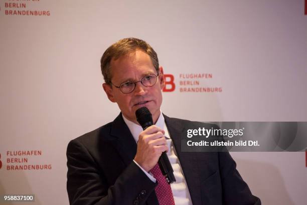 Regierende Bürgemeister Michael Müller auf der Pressekonferenz vom FBB am in Berlin