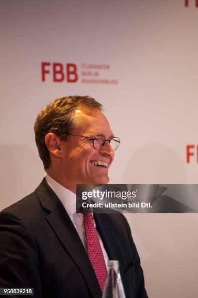 Regierende Bürgemeister Michael Müller auf der Pressekonferenz vom FBB am in Berlin