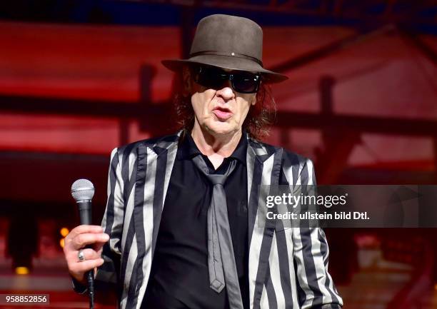 Udo Lindenberg Live 2017 am Zusatzkonzert in der Waldbühne Berlin. Nach Berlin kommen und nur einmal vor mehr als 22.000 Zuschauern in der Waldbühne...