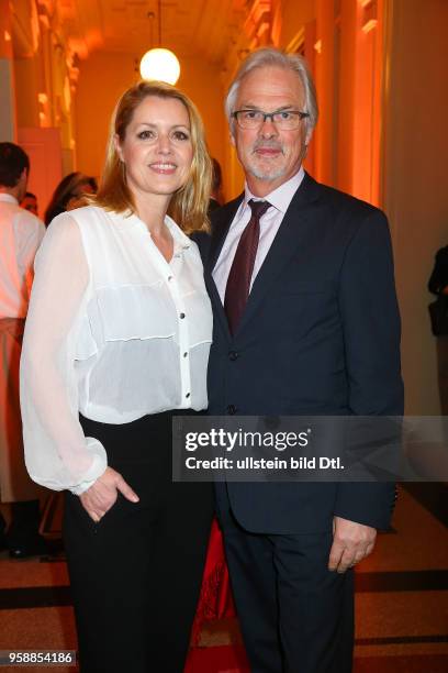 Astrid Frohloff mit Mann Juergen Hogrefe bei der Verleihung > Reemtsma Liberty Award 2017 < im Hotel der Rome in Berlin.