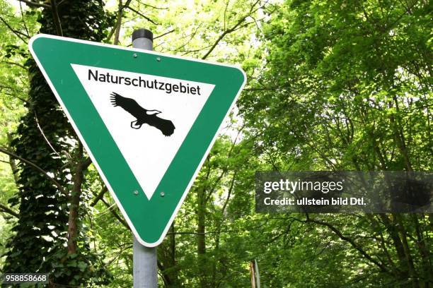 Deutschland, Naturschutz, Hinweisschild auf ein Naturschutzgebiet.