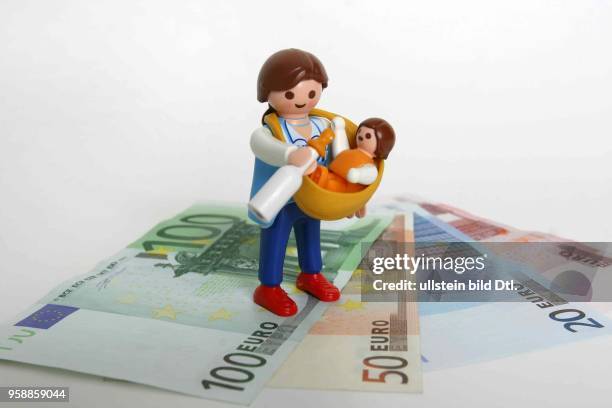 Symbol Familie, Alleinerziehende, Playmobil Figuren auf 180 Euro Geldscheinen, Mutter alleinerziehend mit einem Kind