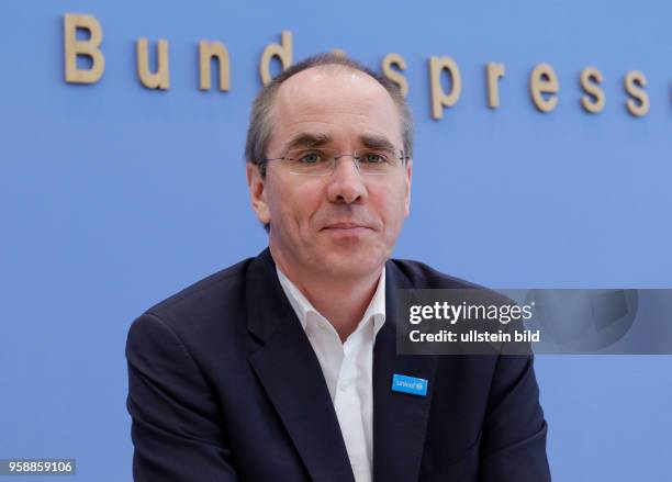 Christian Schneider, Geschäftsführer von UNICEF Deutschland, Deutschland, Berlin, Bundespressekonferenz, Thema: Vorstellung einer Studie zur...