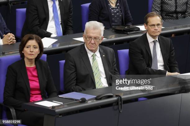 Rheinland-pfälzische Ministerpräsidentin Malu Dreyer , Präsidentin des Bundesrates, Baden-Württembergs Ministerpräsident Winfried Kretschmann,...