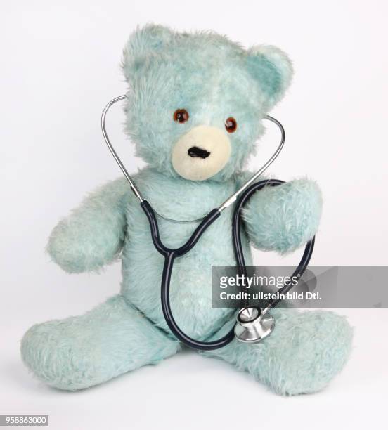 Symbolic photo paediatrician, children's hospital, teddy with sthoscope
