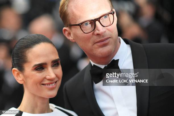 British actor Paul Bettany and his wife US actress Jennifer Connelly pose as they arrive on May 15, 2018 for the screening of the film "Solo : A Star...