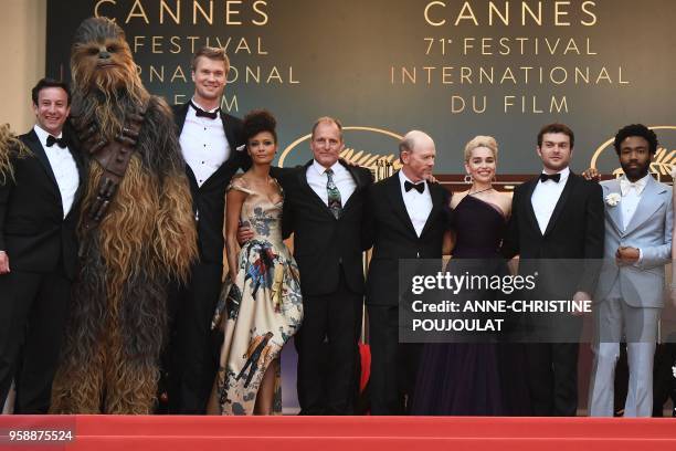 Producer Simon Emanuel, Chewbacca, Finnish actor Joonas Suotamo, British actress Thandie Newton, US actor Woody Harrelson, US director Ron Howard,...